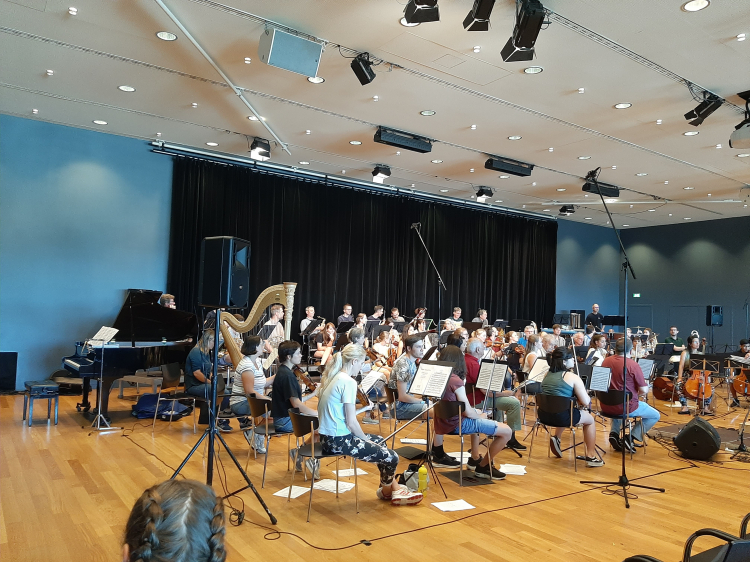 Közös koncertek a svájci SOKS szimfónikus zenekarral